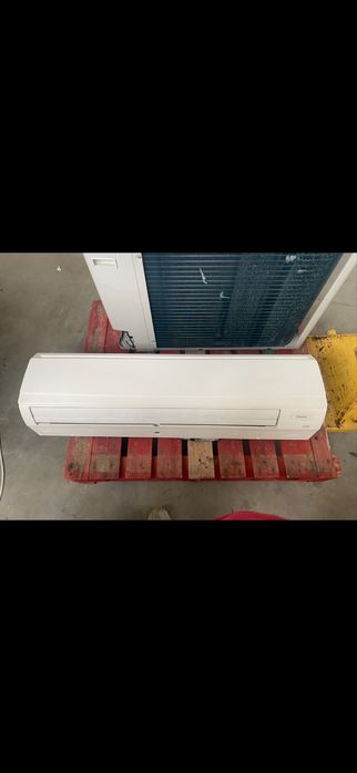 Климатик Daikin RZQG100L9V18