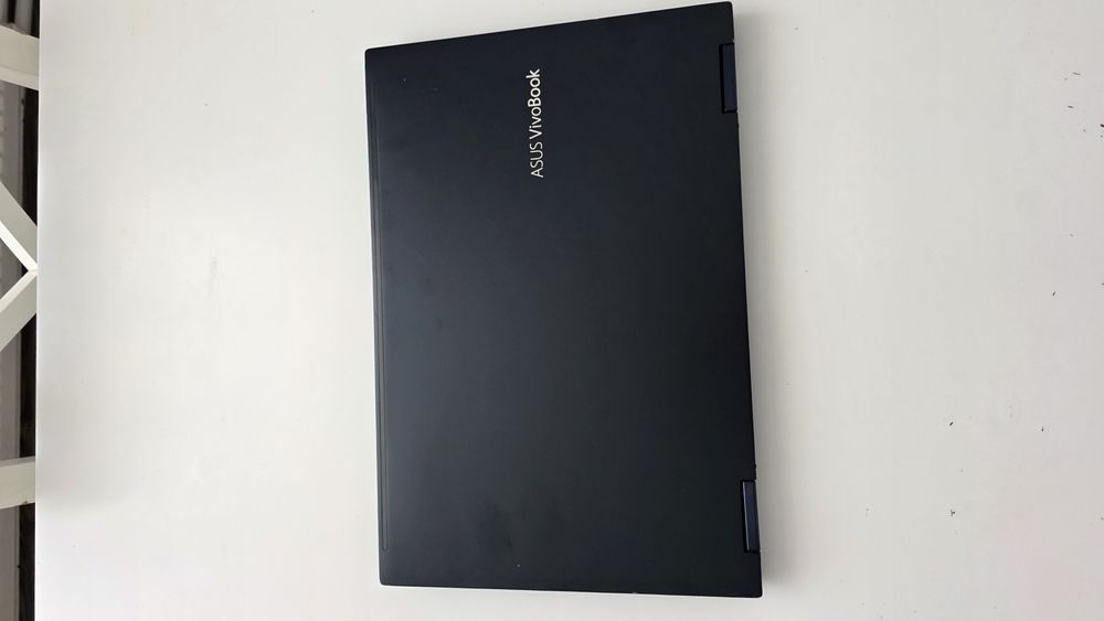 Asus VivoBook 2 in 1 Ryzen 3 5300U 4 gb rami ddr4!
