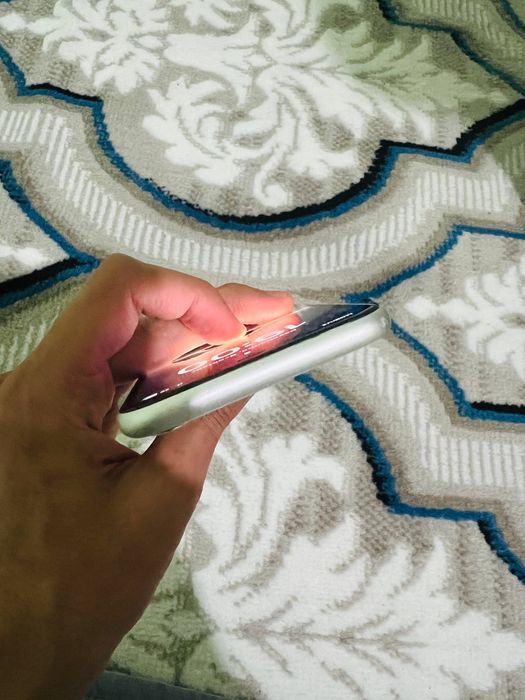 Iphone 11 xotira 64 GB