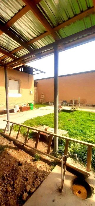 Ховли сотилади Режалар У/н ЕР! 3 хона Уй б/н  7 сотик Кибрай  рн