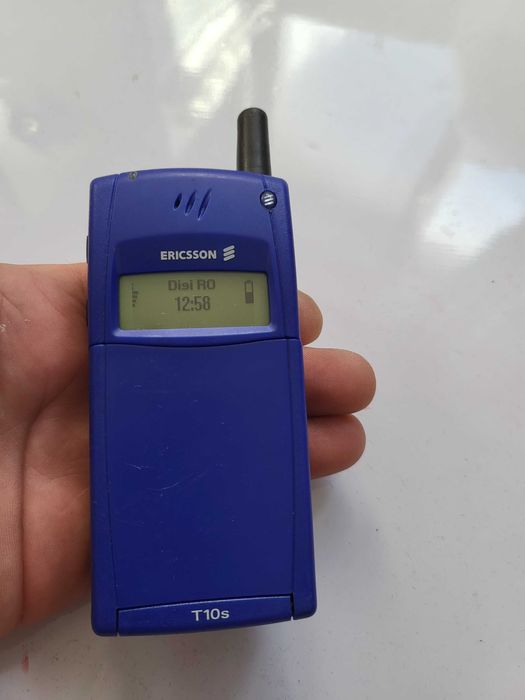 Ericsson T10 cu butoane