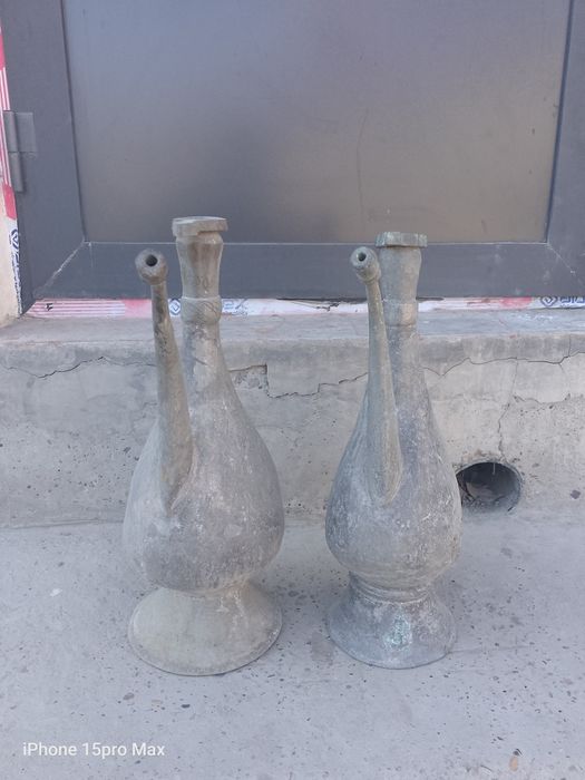 Qadimiy mis koʻzalar sotiladi