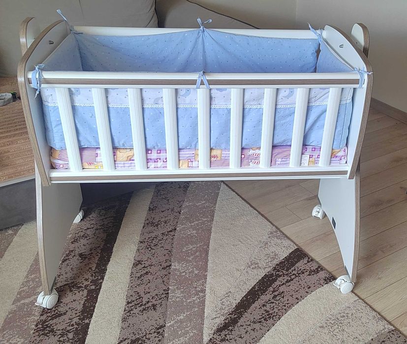 Кошара с люлеещ механизъм lorelli