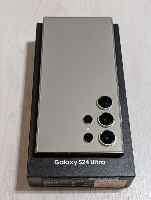 Samsung S24 Ultra 256 gb Ram 12 5G EAC