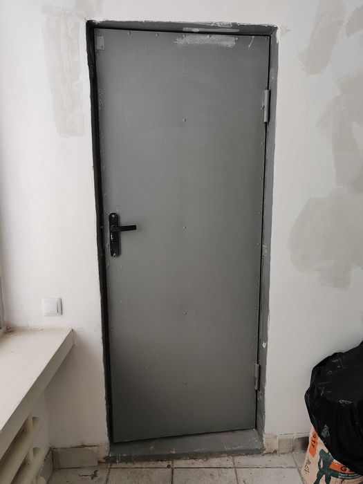 Металлическая дверь, железные двери