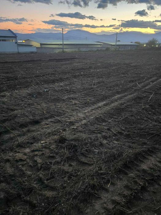 Продава се Парцел в Карлово - 3000 кв.м за 36 €/кв.м - Снимка #3