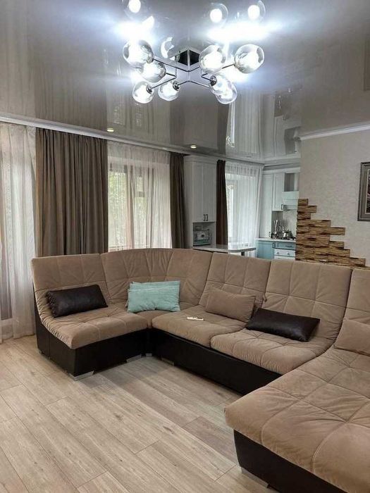 Продажа 2-комнатной квартиры, центр!