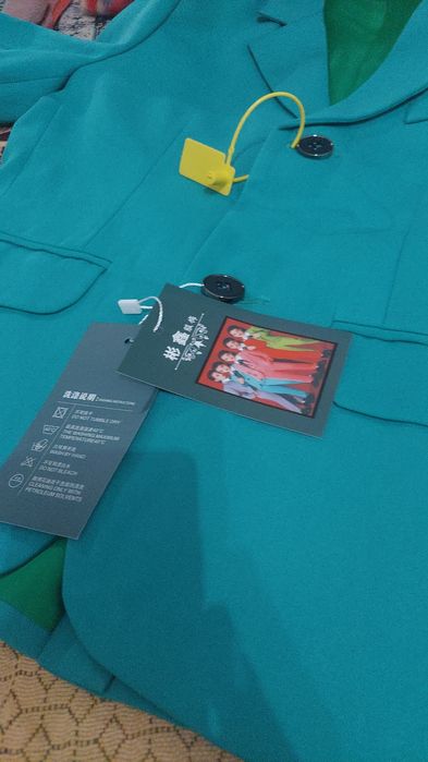 Костюм  сатылады  жана