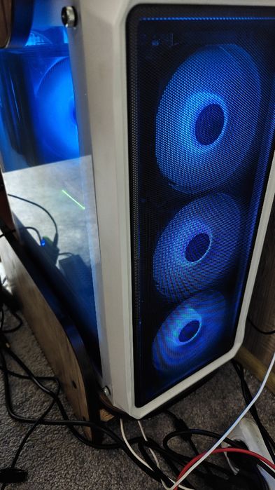 Капютер фулл комплект сотилади