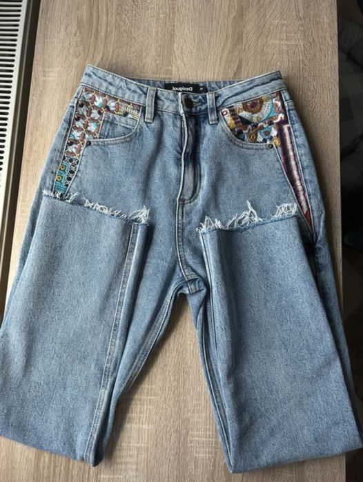 Blugi drepti Desigual