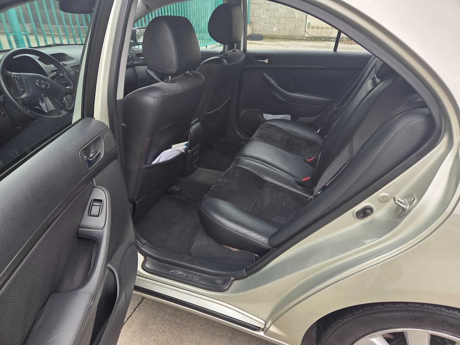 Продава Toyota Avensis
