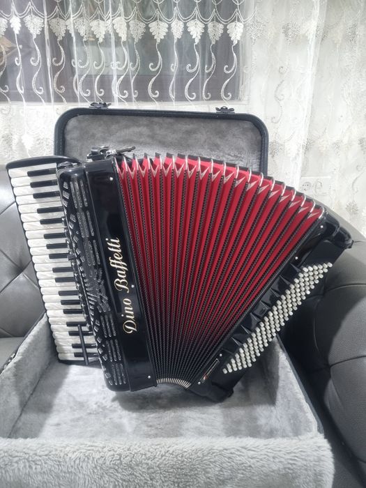 Acordeon Dino Bafetti cu Midi