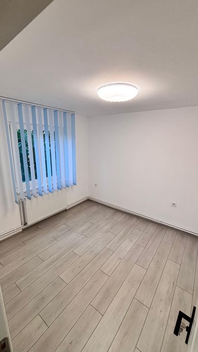 Vand apartament  modern 3 camere