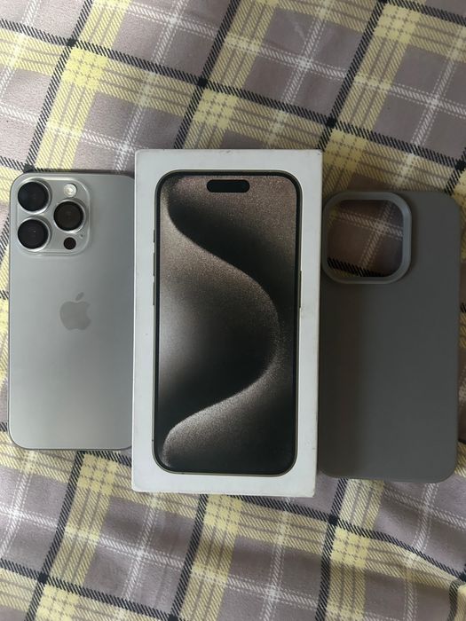Айфон 15 про натурал титан