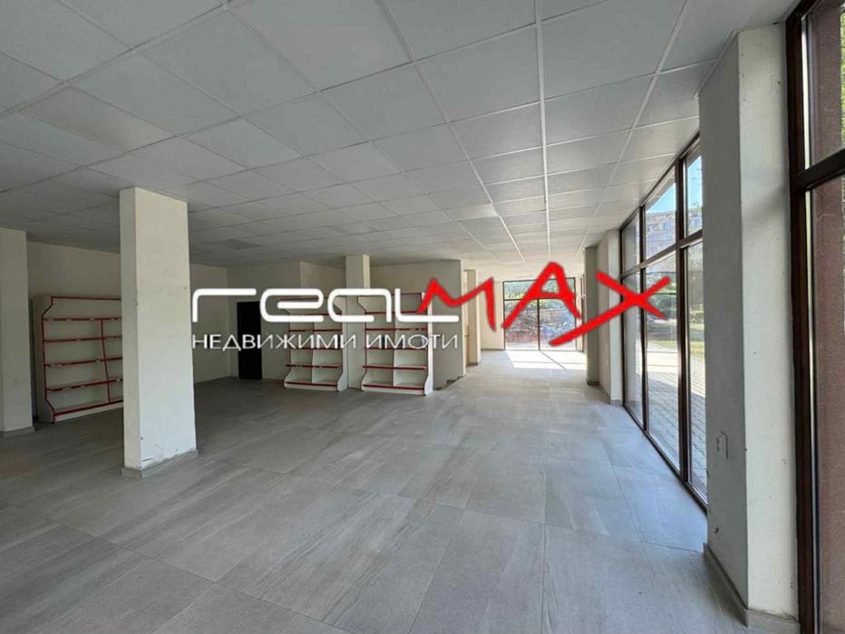 Дава се под наем Магазин в Казанлък - 216 кв.м за 550 € - Снимка #3