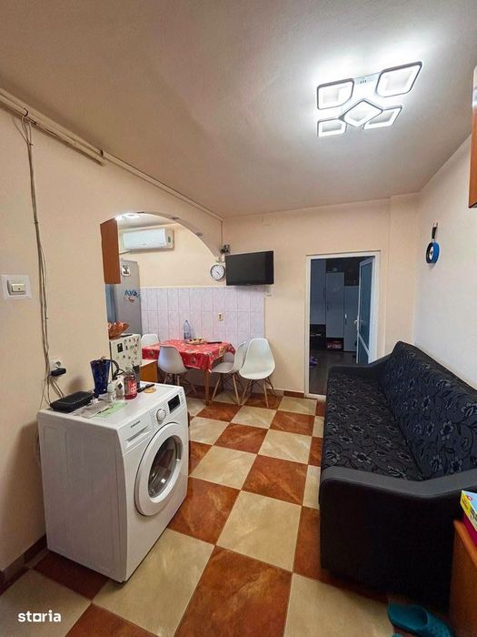 De vanzare apartament cu 2 camere si balcon, zona Hotel Roman, 55000e