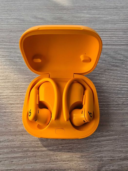 Powerbeats pro 2 оранжевые б/у