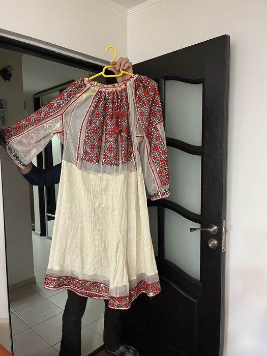 Vand costume populare/ obiecte de artizanat