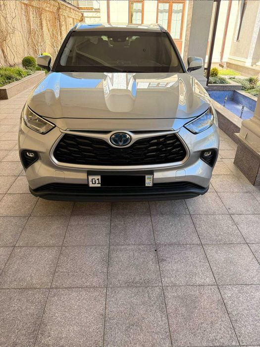 СРОЧНО Tayota Highlander HYBRID GLE 2022 год