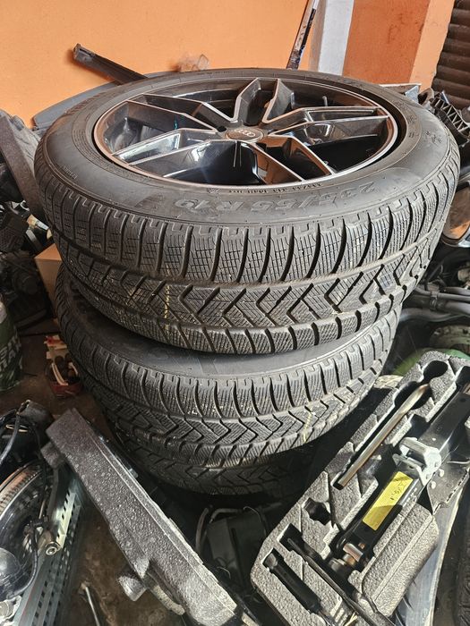 Лети джанти с чисто нови зимни гуми  235 55 19 за Audi q5