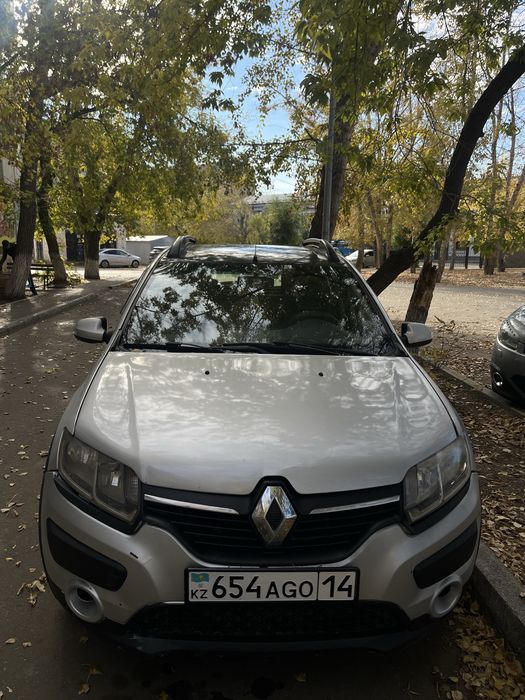 Продам машину Renault Sandero Stepway