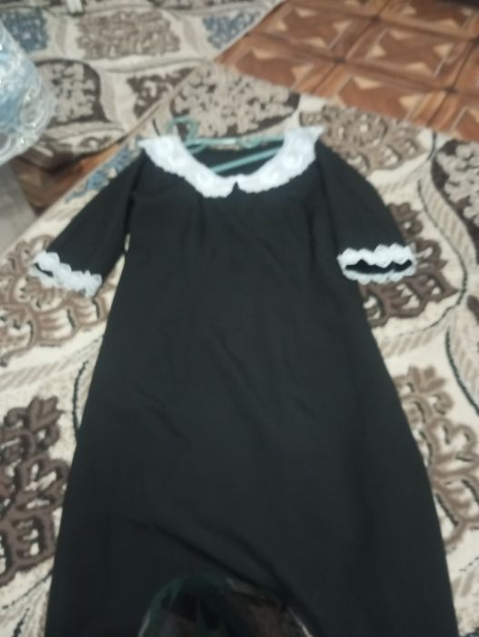 Ayollar kiyimi va sarafan obodok