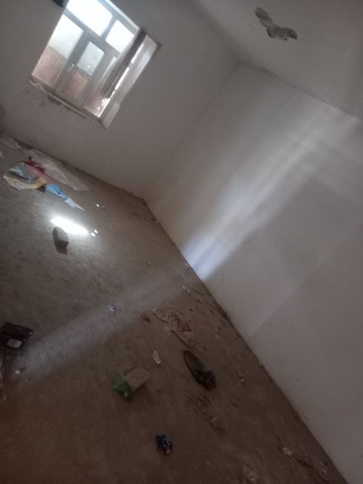 Жай сатылады 2 этаж асты магазин