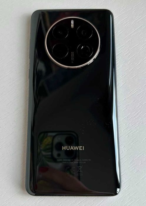 Продавам Huawei Mate 50 PRO
