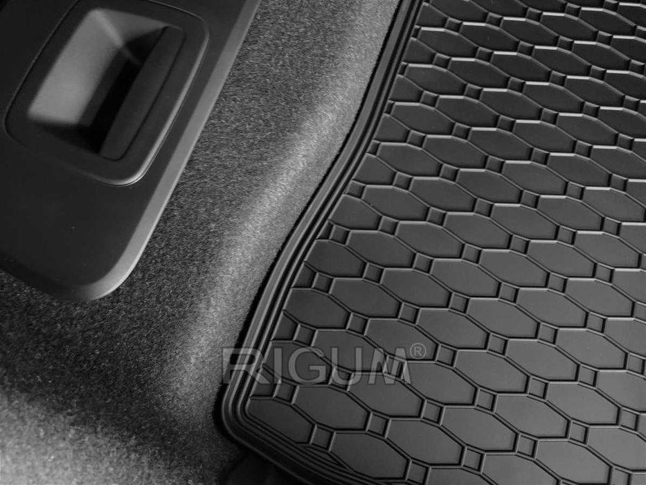 Гумени стелки или багажник BMW 5 G30 G31 от 2017 до 2023 г.