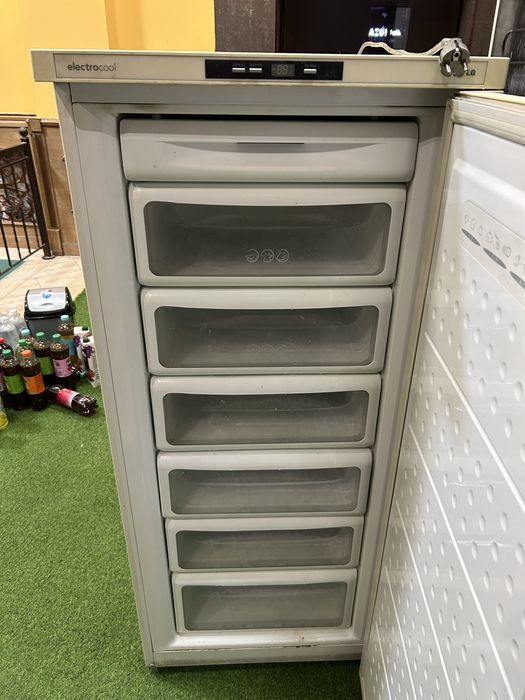 Продам холодильники и морозильник