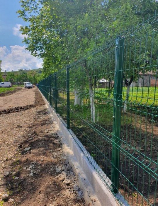Gard din plasă verde sau zincata
