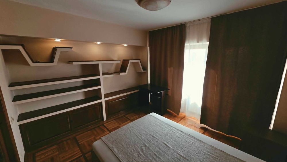 Apartament 3 camere , CENTRAL - ,INDEPENDENTEI  UMF