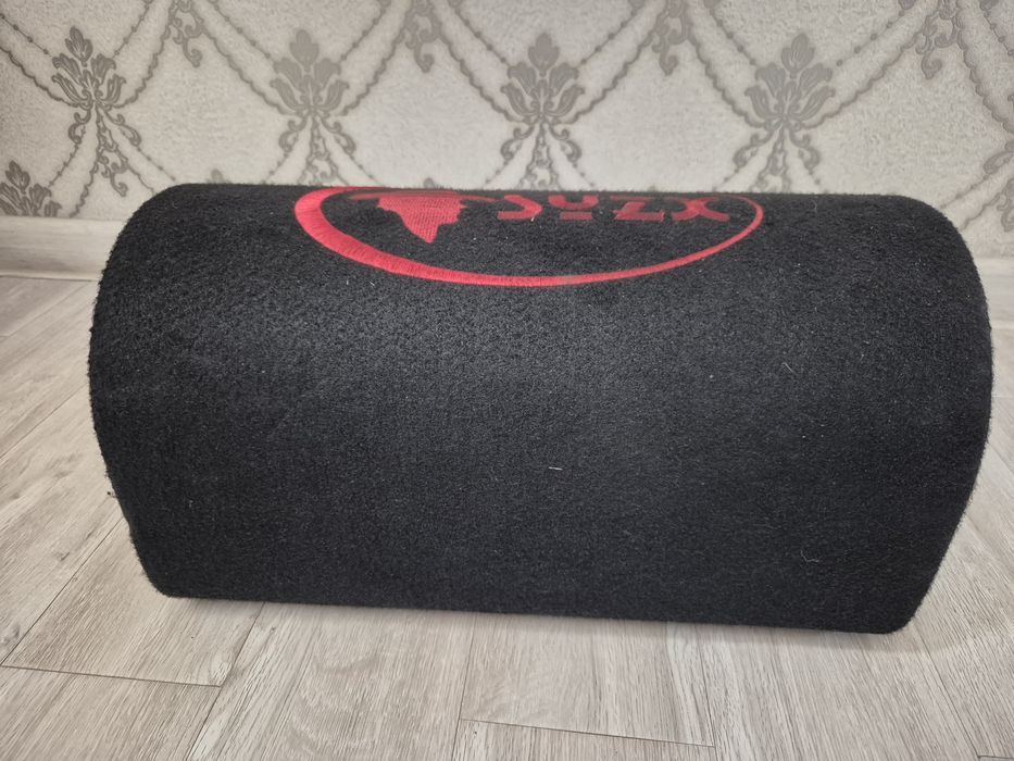 Сабвуфер продам почти новый