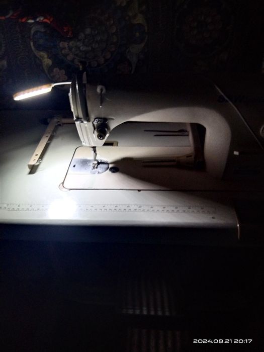 Сотилади.Тикув машина