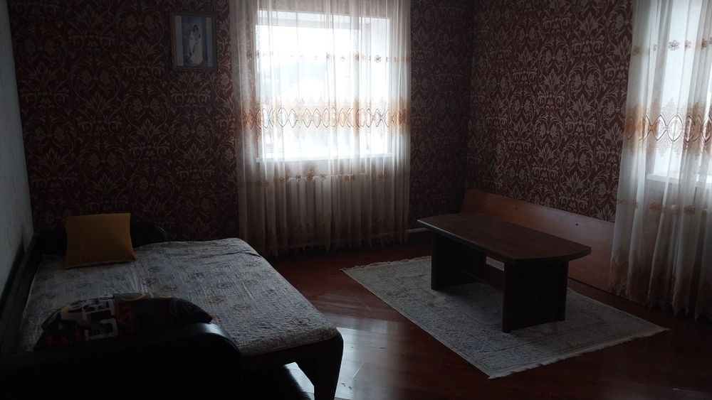 Сдам комнату в коттедже плсуточно