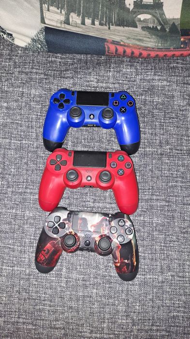 Продам PS 4 слим с дисками