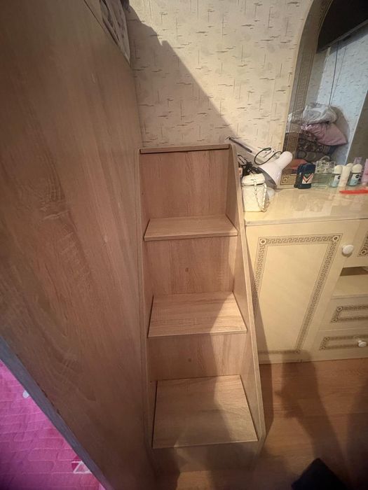 Двухъярусная кровать