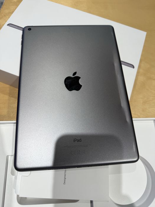 Продам ipad Apple(7 generation).