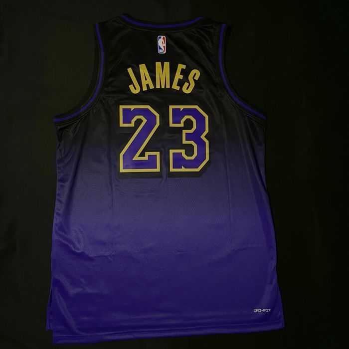 LeBron James, Lakers Jersey