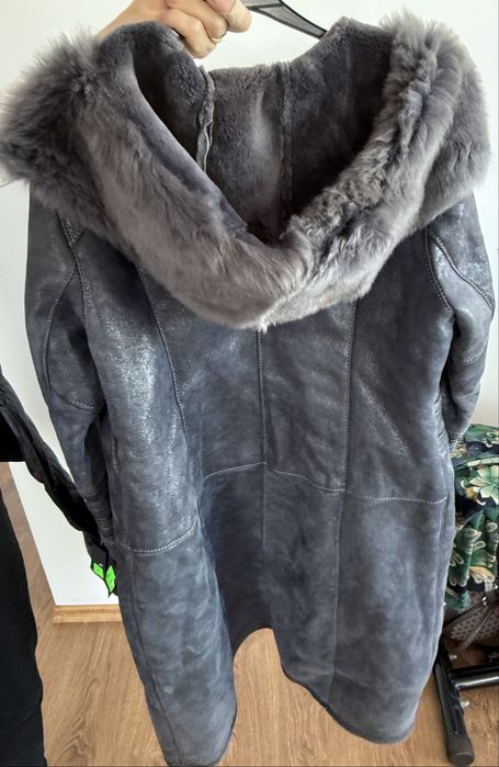 haina cu blana interioara si la gluga noua