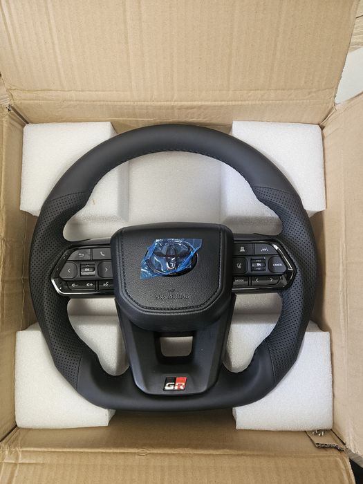 Руль на Toyota в стиле LC300