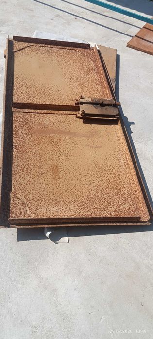 Продам бу железные наружные двери