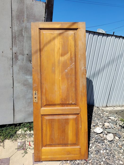 Продам дверь деревянный