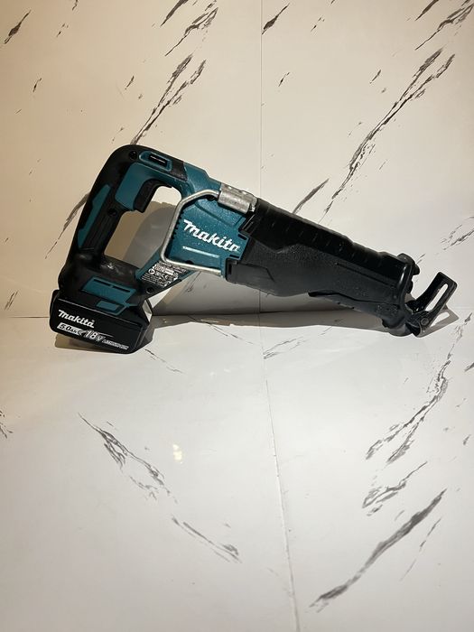 Fierastrau Sabie Makita DJR187