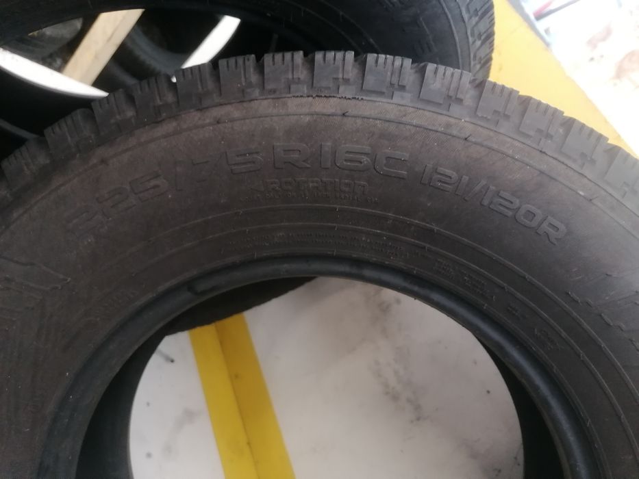 225/75/16C 4x Nokian iarna 120R dot 3318.   8,,73mm