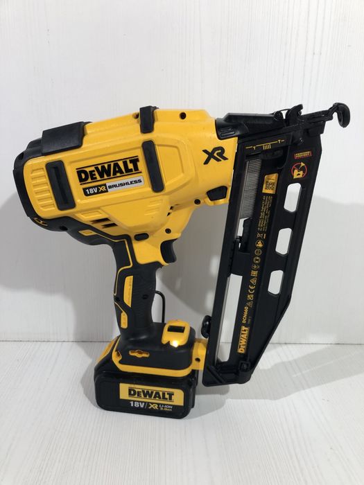 Pistol cuie Dewalt DCN 660
