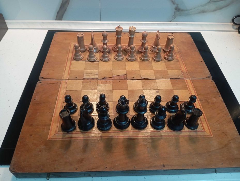 Стар Шах с бакелитови фигури