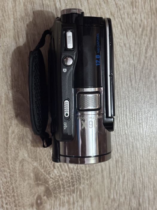 Цифровая камера SONY