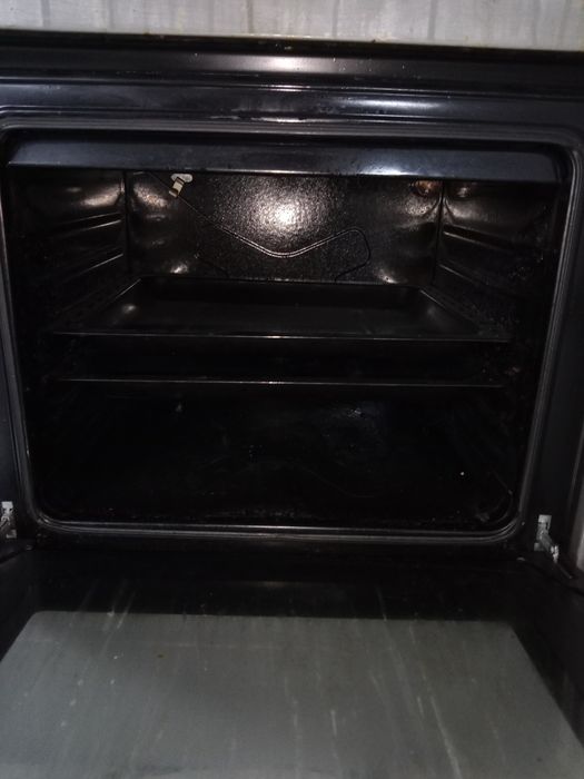 Продам газ плиту рабочая полностью 100%