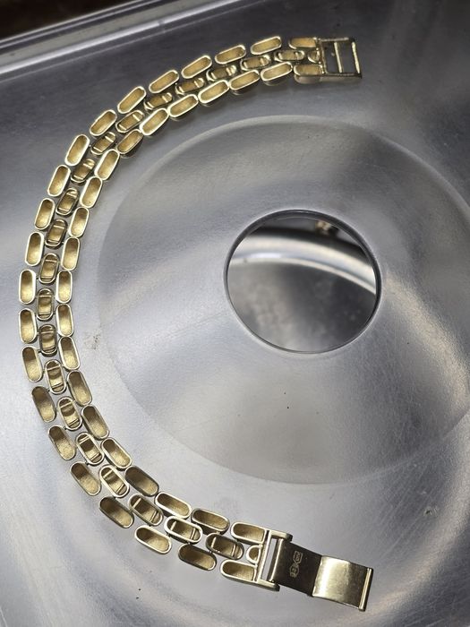 Женский золотой браслет